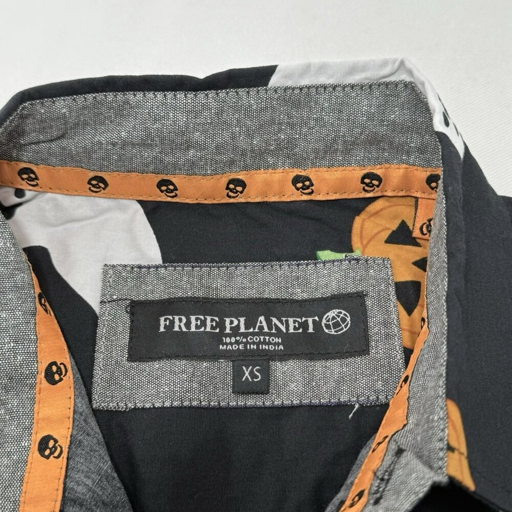 Free Planet Halloween Button Shirt Men Size XS Costume Pumpkin Ghost Casual Work - Picture 4 of 12